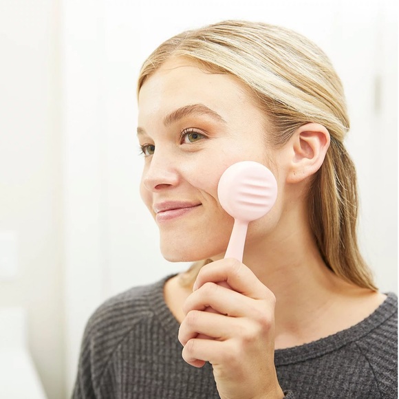 PMB Clean Smart Facial Cleansing Device - Picture 11 of 11